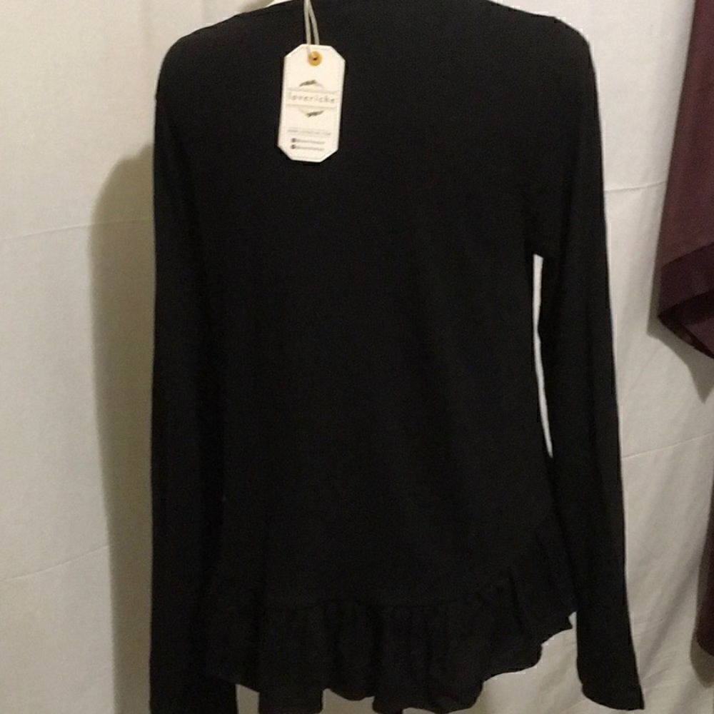 Loveriche NWT Super Cute Ruffled Shirt. - Picture 3 of 5